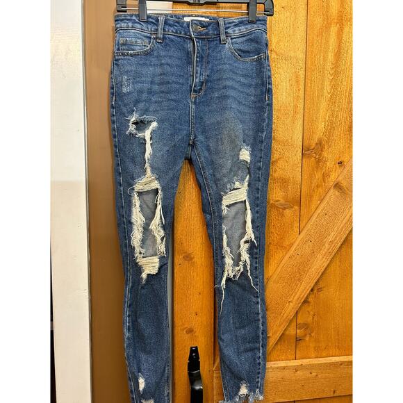 Cello Denim - Women's Junior Size 3 Cello Distressed GUC Busted Knee Skinny